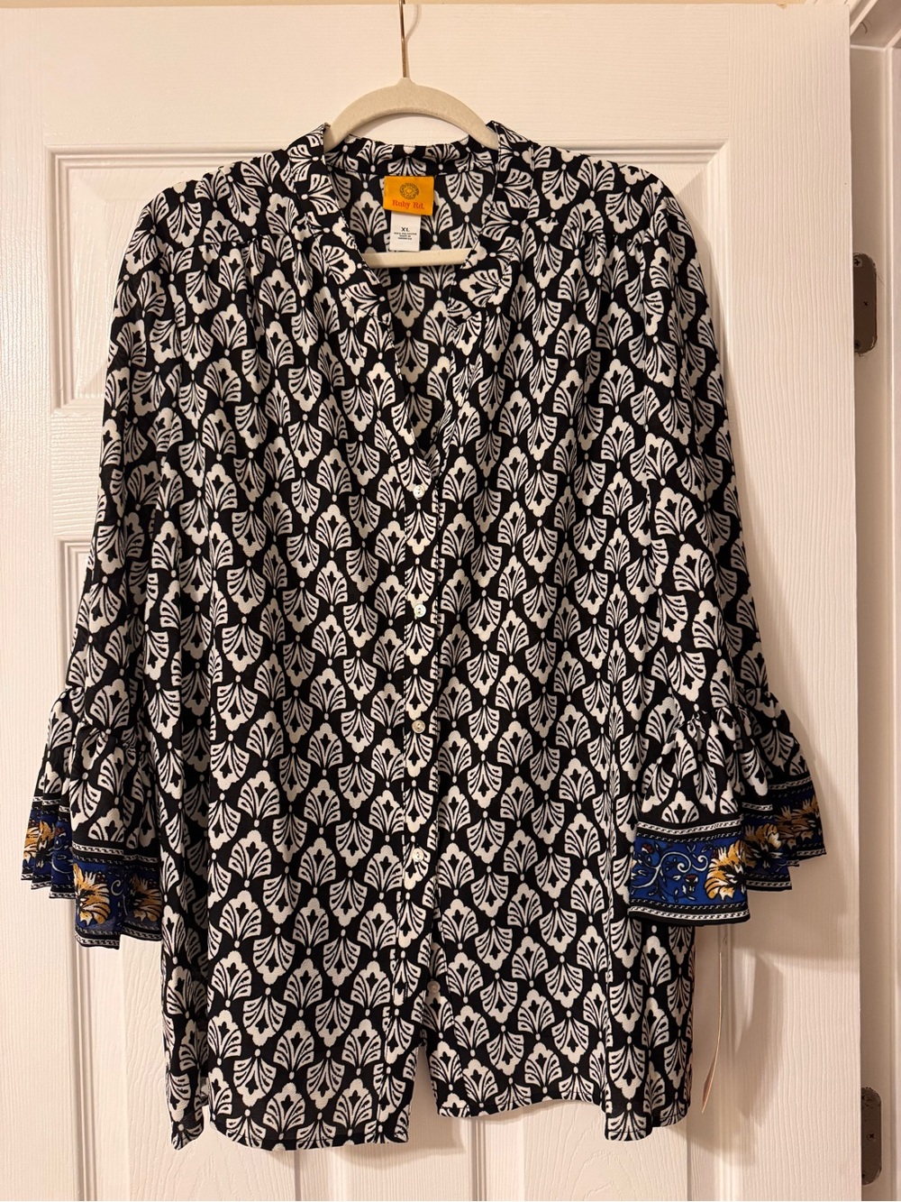NWT Ruby Rd XL Black White Boho Print Ruffle Sleeve Blouse